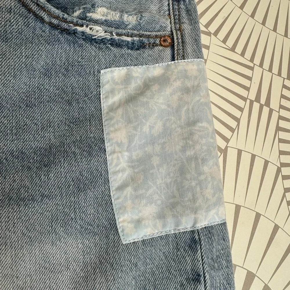 American Eagle Women’s NWT Highest Rise 90’s Boyfriend Short Size 8 Distressing - Picture 5 of 10